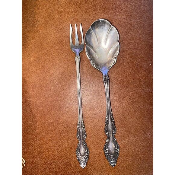 1881 Rogers Oneida Ltd Silverplate Baroque Rose Shell Sugar Spoon & Mini Fork - Picture 1 of 6